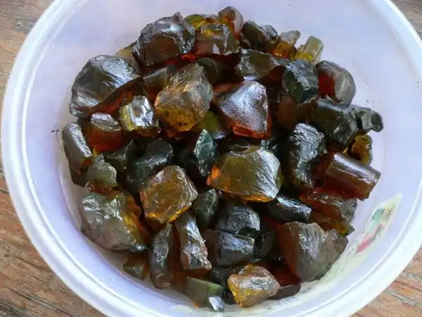 Rough honey amber