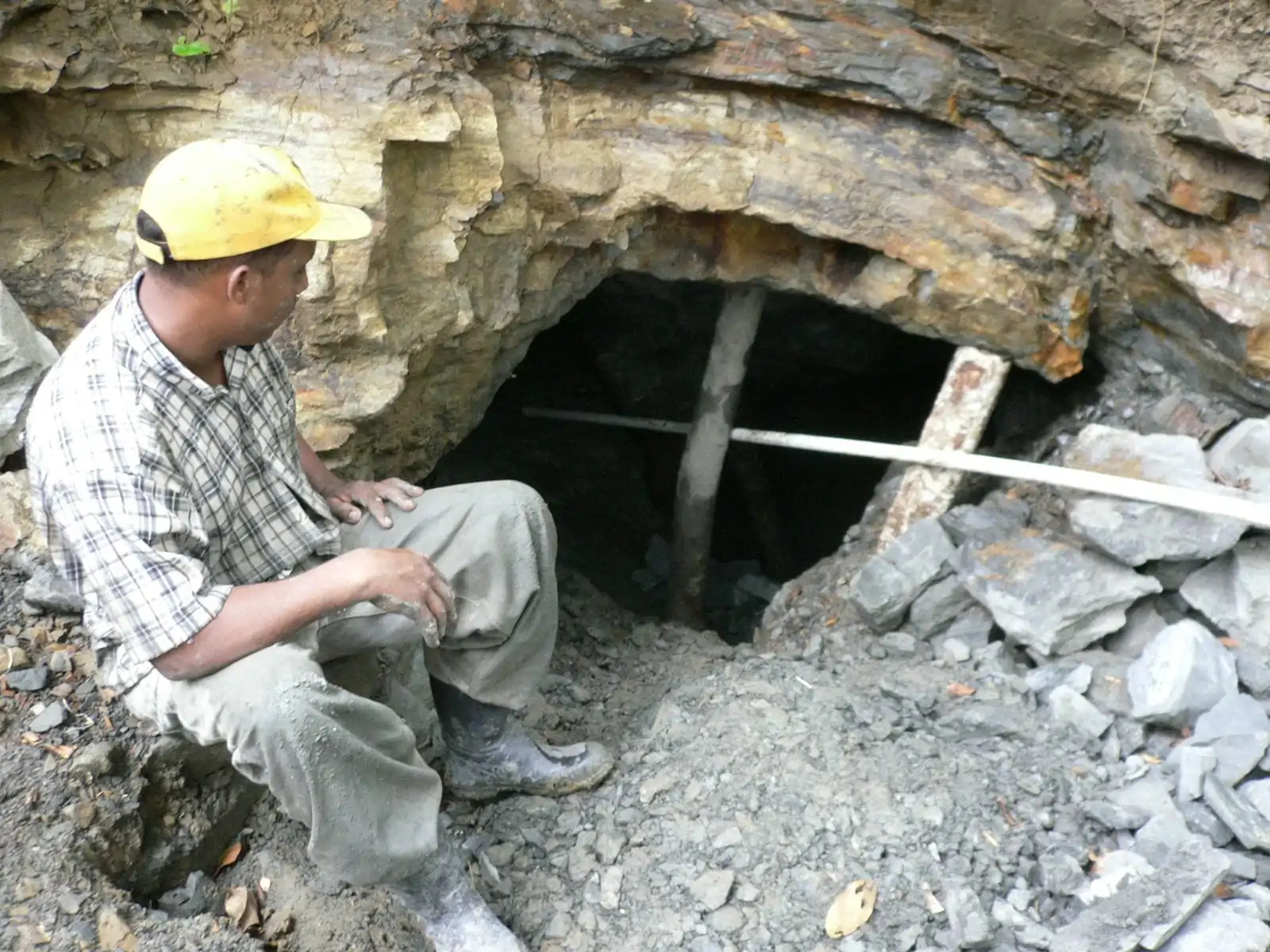 Mine hole
